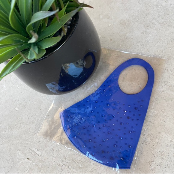 💥Make An Offer💥 *NIB* Rhinestone Mask - Picture 2 of 5